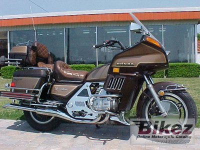 1982 honda gl 1100 gold wing photo